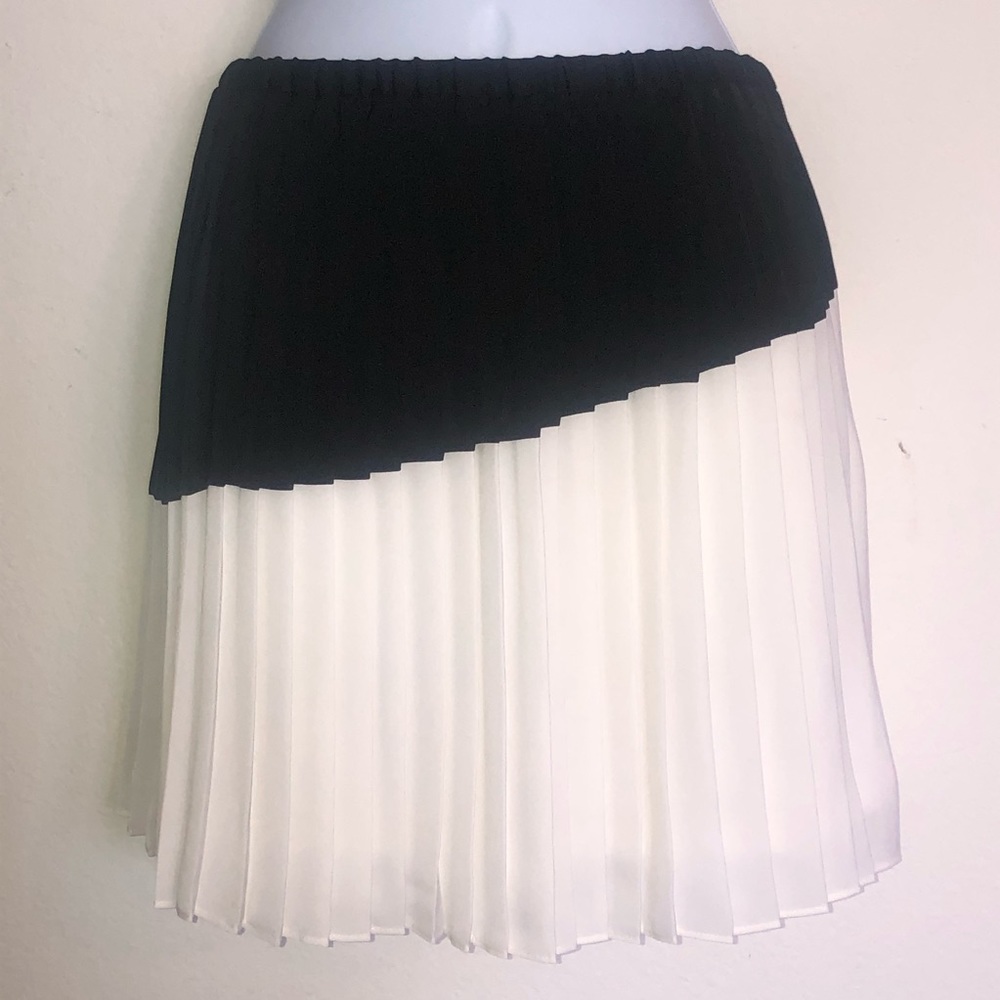 Banana Republic Pleated Skirt *NWT*SALE*